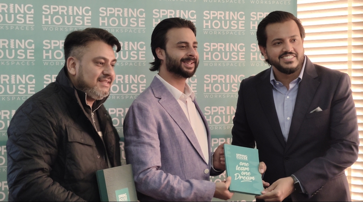 Screenshot_2025-12-19-19-02-46-119_com.miui.mediaviewer-edit